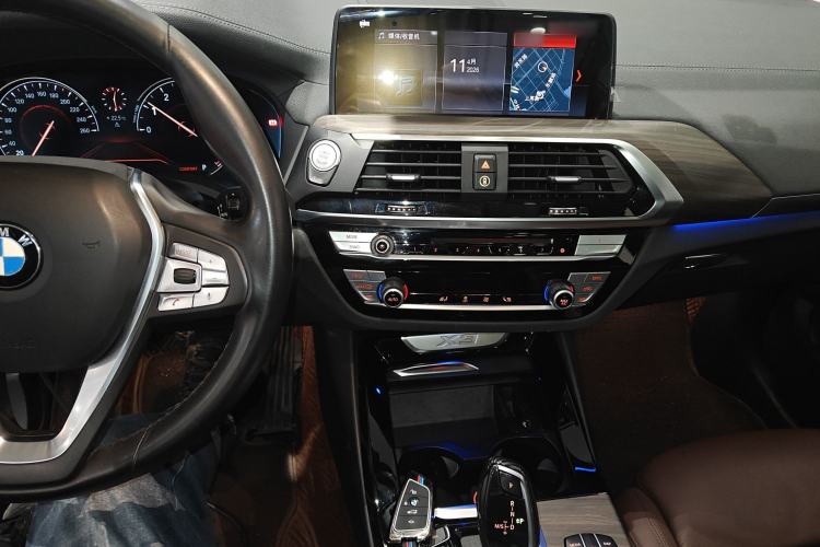 Used BMW X3 2018 xDrive28i Luxury Package China VI Emission Standard Center Console