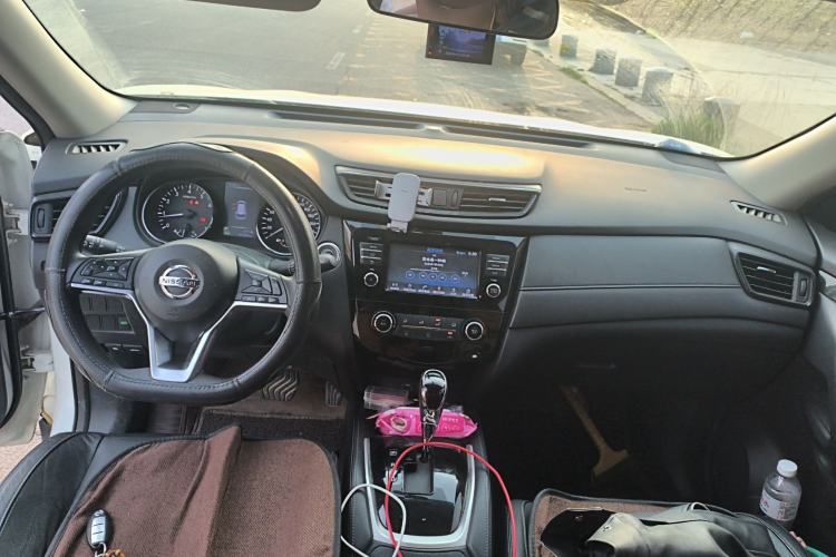 Used Nissan X-Trail 2017 2.0L CVT Comfort Edition 2WD Center Console