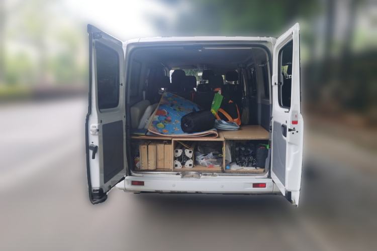 Used SAIC MAXUS Xintu V80 2023 2.0T AMT Classic Aoyuntong Short Wheelbase Ultra-Low Roof 5/6-Seater Trunk