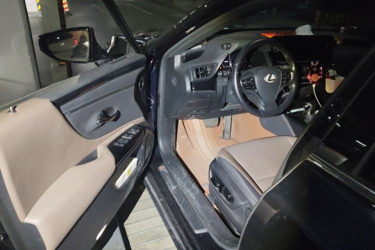 Used Lexus ES 2023 200 Excellence Edition