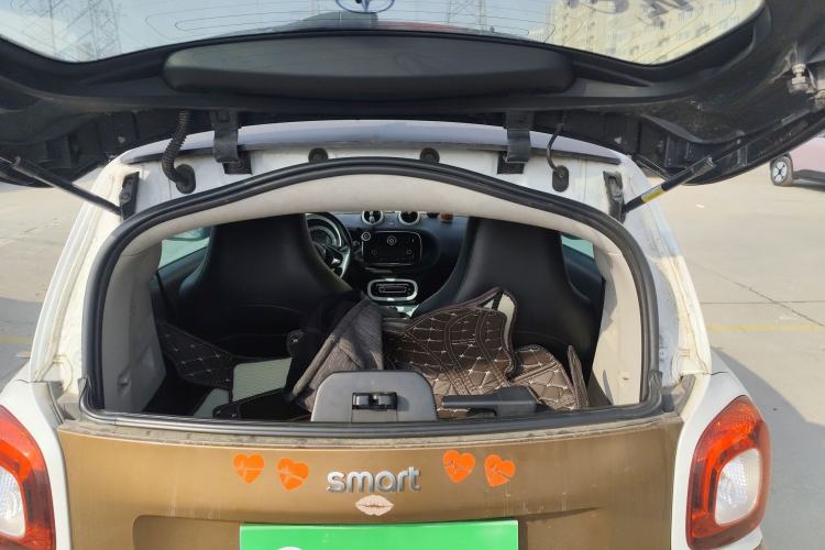Used smart fortwo 2015 1.0L 52 kW hardtop Dynamic version