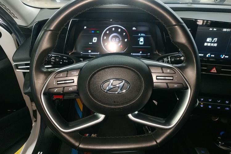 Used Hyundai Elantra 2021 1.5L CVT GLX Elite Edition Steering Wheel