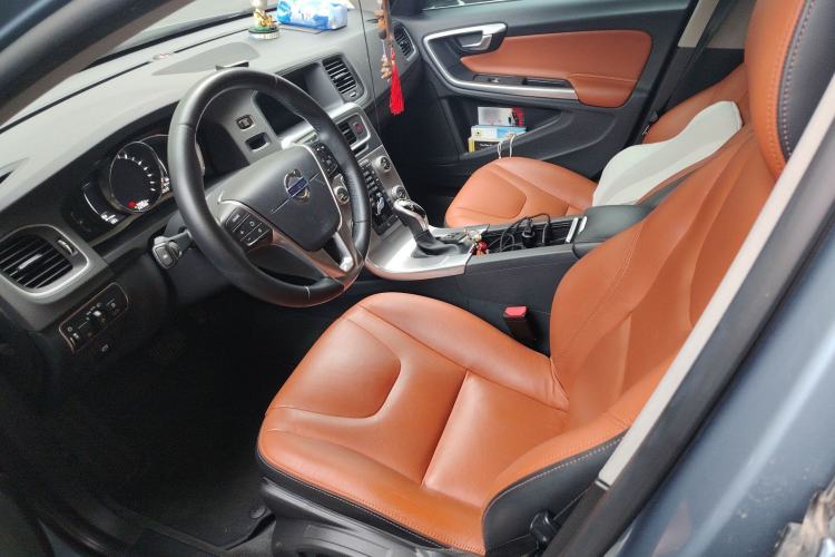 Used Volvo S60 2017 S60L T4 Smart Range Edition
