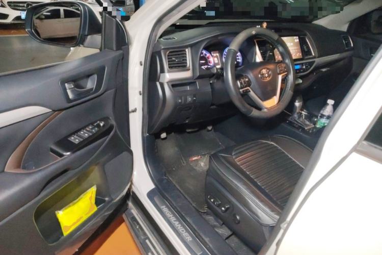 Used Toyota Highlander 2018 2.0T Four-Wheel Drive Luxury Version 7 Seats China VI Standard
