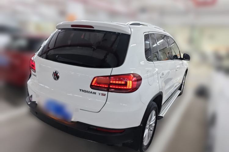 Used Volkswagen Tiguan 2015 1.8TSI Automatic Two-Wheel Drive Luxury Model Rear Right 45 Deg