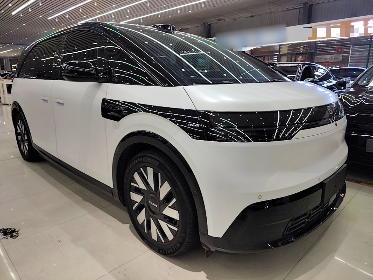 Zeekr MIX 2025 Long-Range Intelligent Driving Edition — снимка 3