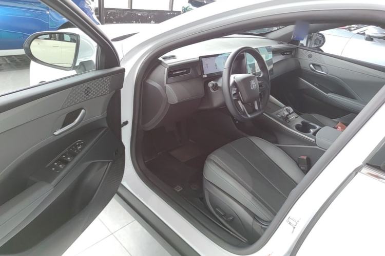 Used BYD Qin PLUS 2025 DM-i Smart Drive 120KM Superior Model
