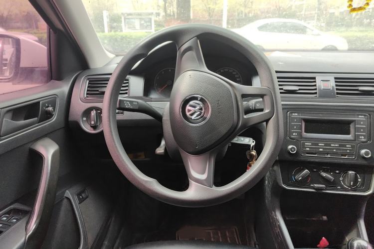 Used Volkswagen Santana 2016 1.6L Manual Fashion Edition