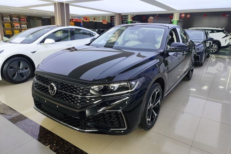 Used Volkswagen Passat 2026 Model, Outstanding 380TSI Xingkong Longteng Edition