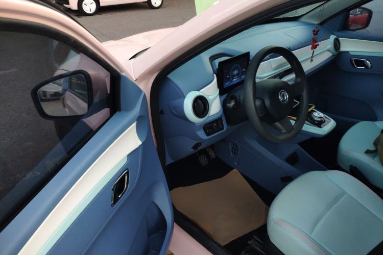 Used Dongfeng NAMMI BOX 2022 Light Wind Edition 201KM Lightning Model Driver Seat