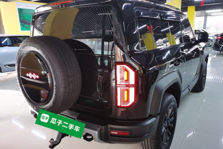 Used Formula Leopard 5 2023 Navigator Edition
