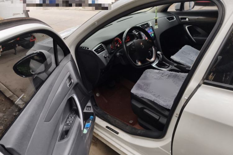 Used DS 5LS 2014 1.8L automatic Comfort version VTi140