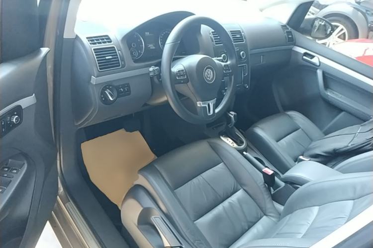 Used Volkswagen Touran 2015 1.4T DSG Comfort Edition 5 Seats