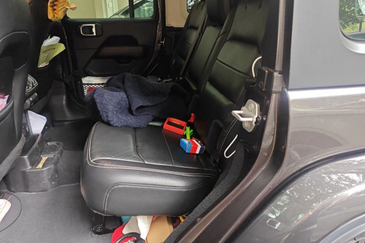 Used Jeep Wrangler 2019 2.0T Sahara Four-Door Version China VI Emission Standard
