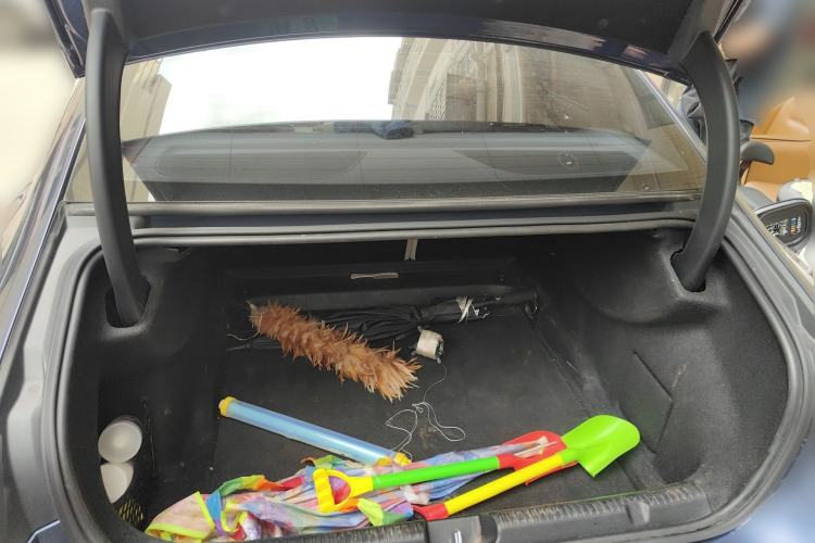 Used Mercedes-Benz EQE 2022 350 Luxury Edition Trunk