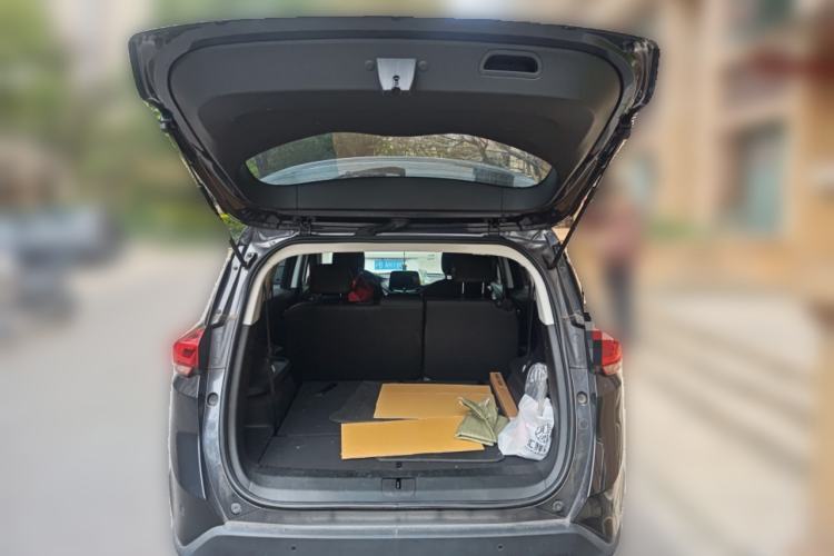 Used Chevrolet Orlando 2020 Light Hybrid Redline 530T Automatic Enjoyment Edition (5+2 Models) Trunk