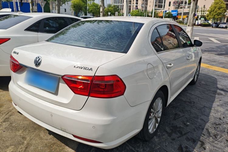 Used Volkswagen Lavida 2013 Revised Version 1.6L Automatic Luxury Edition
