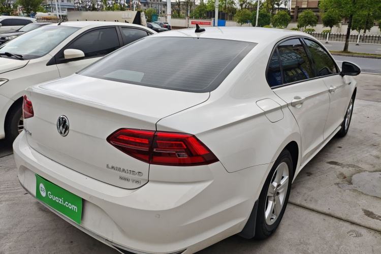 Used Volkswagen Lamando 2021 230TSI DSG Fashion Edition Rear Right 45 Deg