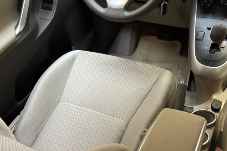 Used Toyota Verso 2014 Starlight 180E CVT Elite Edition
