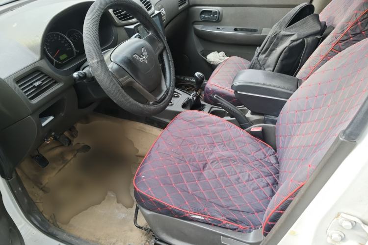 Used Wuling Hongguang 2014 1.2L Standard Model China IV
