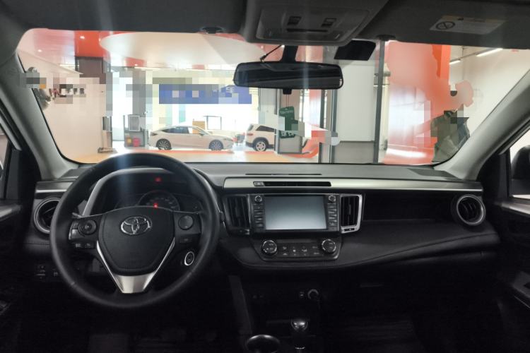 Used Toyota RAV4 2015 2.0L CVT Two-Wheel Drive Fashion Edition
