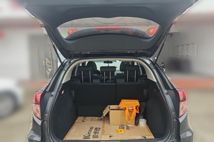 Used Honda Vezel 2015 1.8L CVT 2WD Luxury Model Trunk