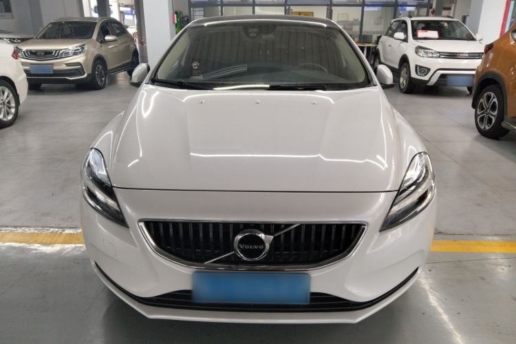 Used Volvo V40 2019 T3 Zhiyi Edition

