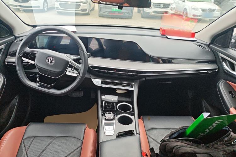 Used CHANGAN Eado 2023 Changan Edition PLUS Blue Whale NE 1.4T GDI DCT Prestige Version Center Console