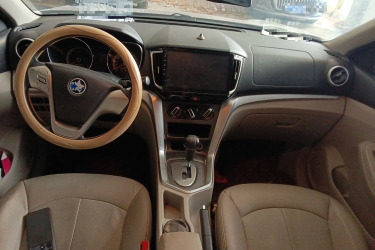 Used Venucia T70 2015 2.0L CVT Smart Choice Edition Center Console