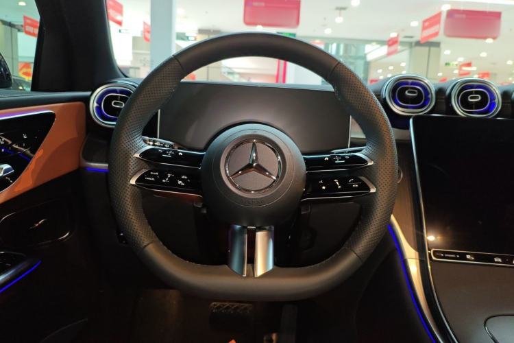 Used Mercedes-Benz GLC 2025 GLC 260 L 4MATIC Luxury Model