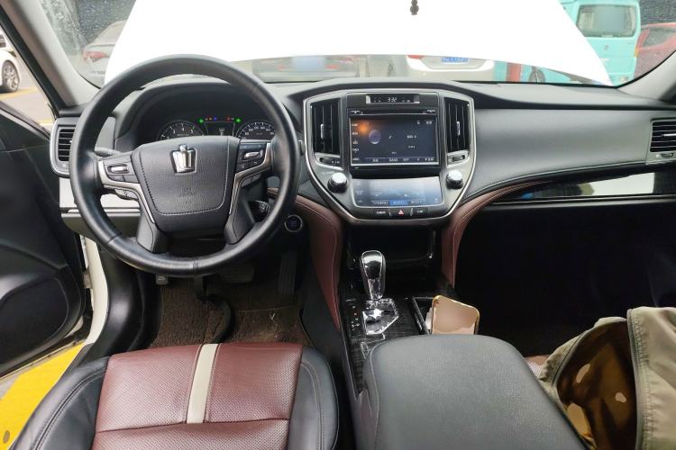 Used Toyota Crown 2017 2.0T Sport Edition Center Console