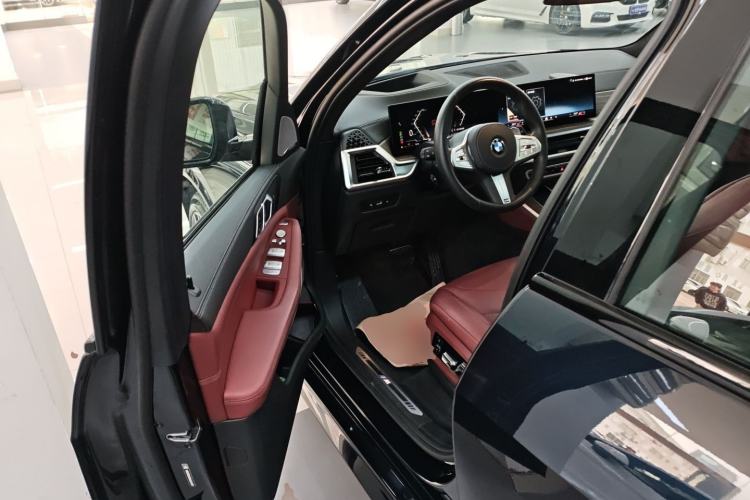 Used BMW X5 2023 xDrive 40Li M Sport Night Edition Package