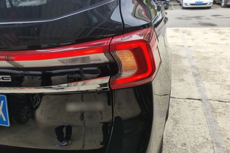 Used FORTHING T5 2024 Grand Edition 1.6L Manual Dream-Chasing Version 5 Seats Right Rear Taillight