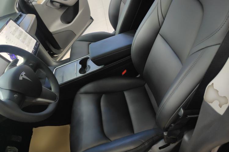 Used Tesla Model Y 2021 Long-Range All-Wheel-Drive Version
