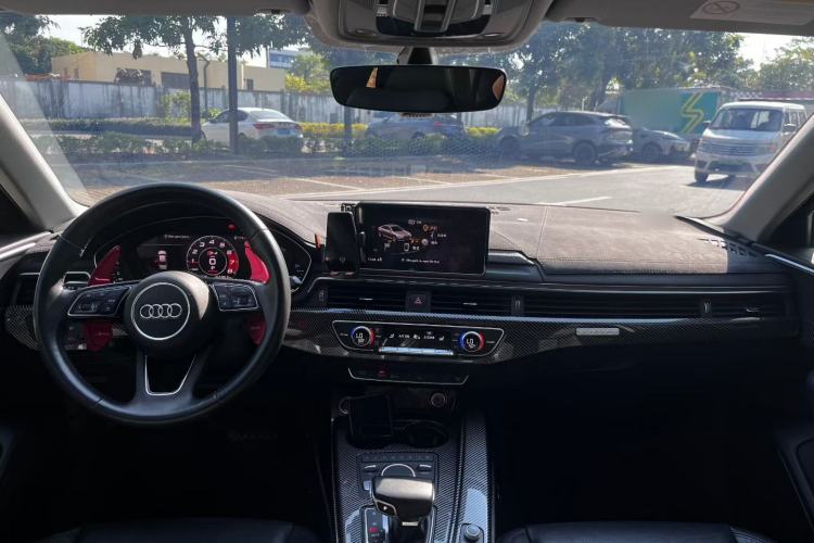 Used Audi A4L 2018 30th Anniversary Edition 40 TFSI Fashion Model
