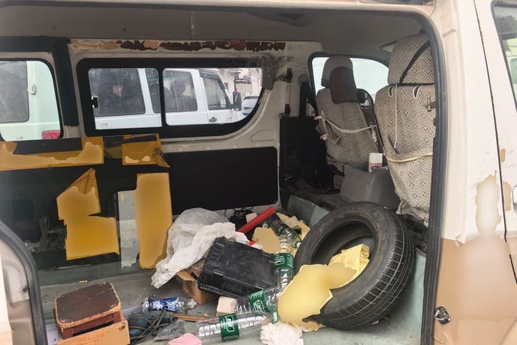 Used Foton Scenic G7 2015 2.0L Commercial Van Long Wheelbase High Roof – 4Q20M
