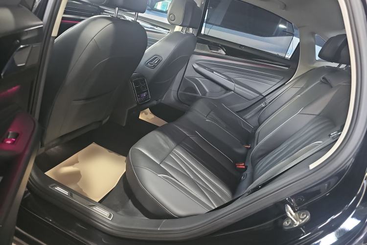 Used Volkswagen Passat 2023 330TSI Starry Luxury Edition
