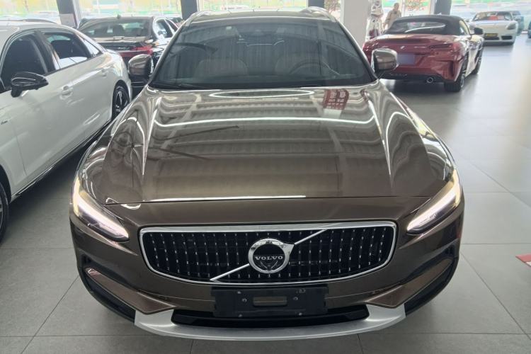 Used Volvo V90 2017 Cross Country T5 AWD Prestige Edition