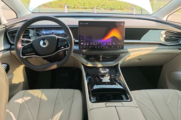 Used Denza D9 2024 DM-i 970 Luxury Model