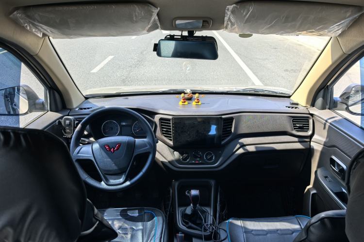 Used Wuling Hongguang V 2022 1.5L Jingqu Edition Electric-Assist LAR