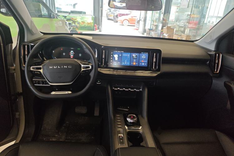 Used Wuling Xingyun 2023 2.0L DHT Flagship Edition
