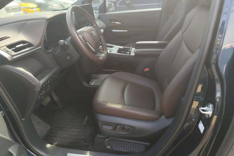 Used Toyota Granvia 2023 2.5L Hybrid Flagship VIP Edition