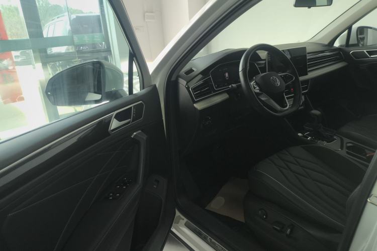 Used Volkswagen Tiguan L 2023 300TSI Automatic Two-Wheel Drive Smart Edition