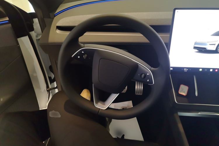 Used Tesla Model Y L 2025 Model Long-Range All-Wheel-Drive Version