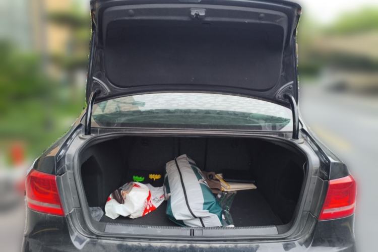 Used Volkswagen Magotan 2015 1.8TSI Advanced Model Trunk