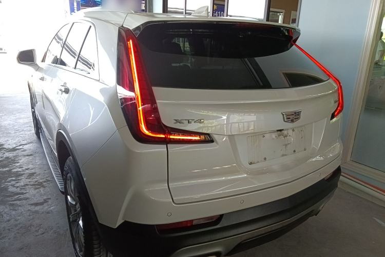 Used Cadillac XT4 2020 28T Two-Wheel-Drive Leading Version
