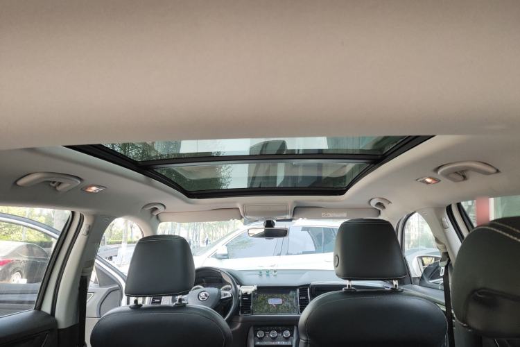 Used Skoda Kodiaq 2018 Facelifted TSI330 5-Seater Two-Wheel-Drive Luxury Enjoyment Edition Headliner