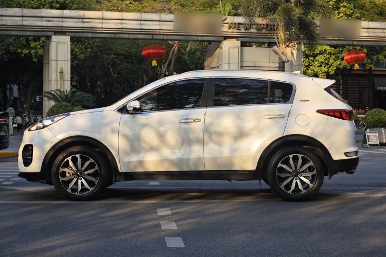 Used Kia KX5 2017 1.6T Automatic Two-Wheel Drive 15th Anniversary Special Edition DLX Exterior 7