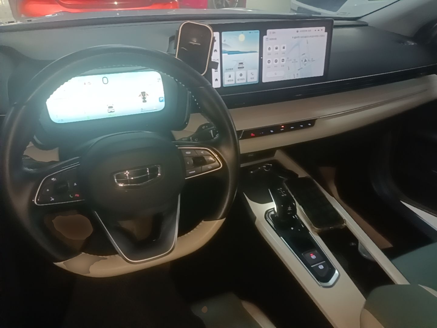 Geely Auto Emgrand L HiP 2022 1.5TD-DHT Pro 100KM Super Rui — снимка 12