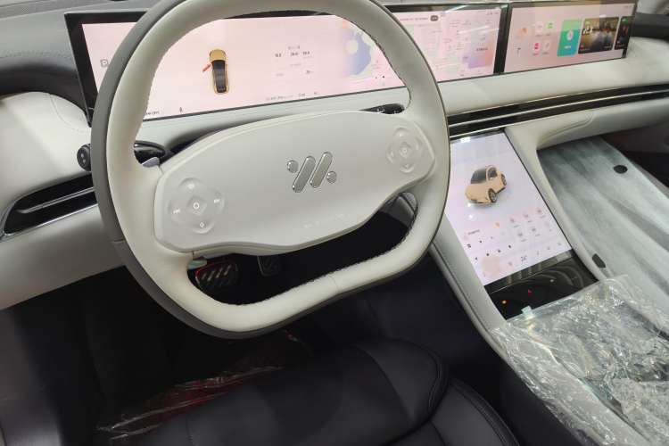 Used IM LS7 2023 100kWh Lux All-Wheel-Drive Version